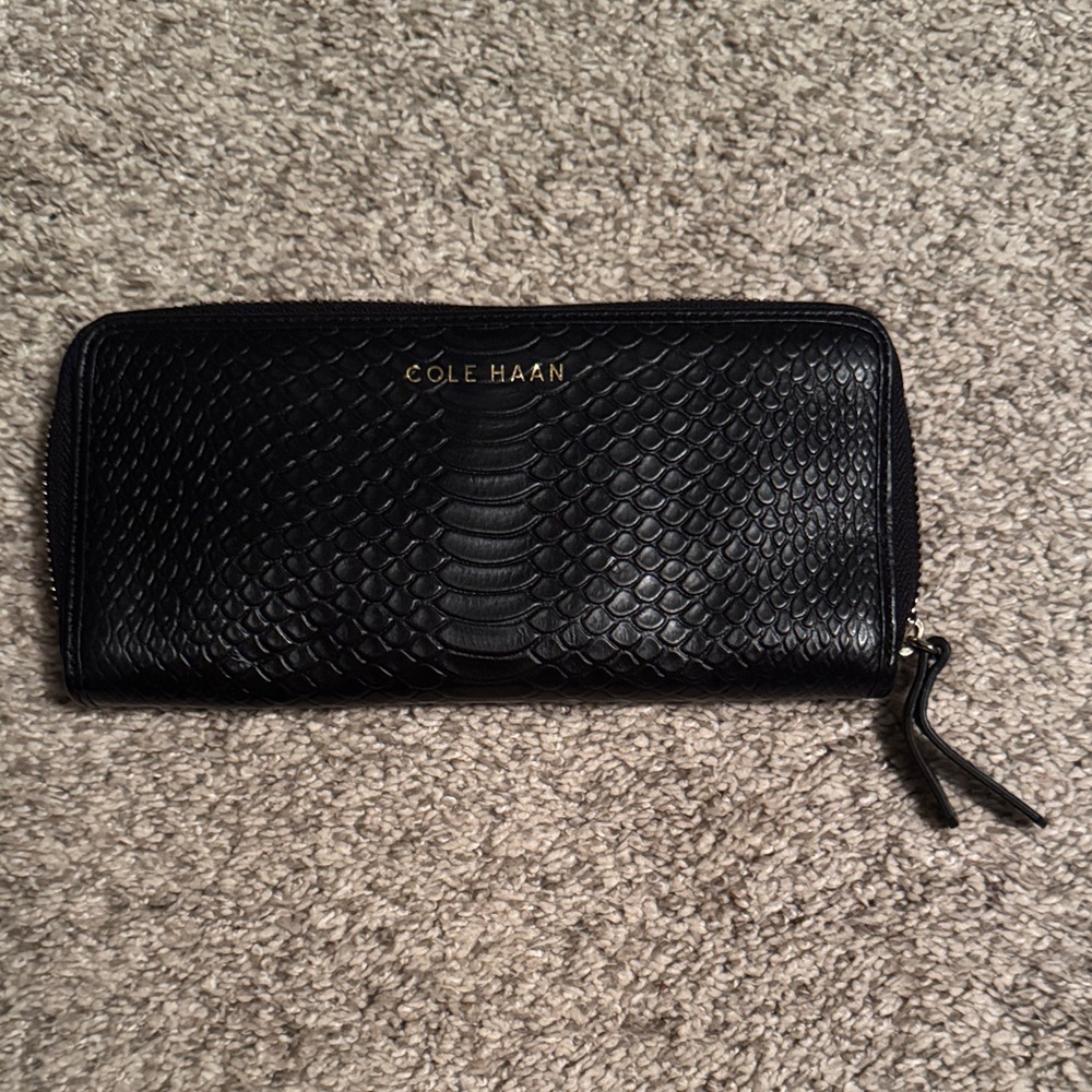 Cole Haan Black Textured Leather zippered wallet